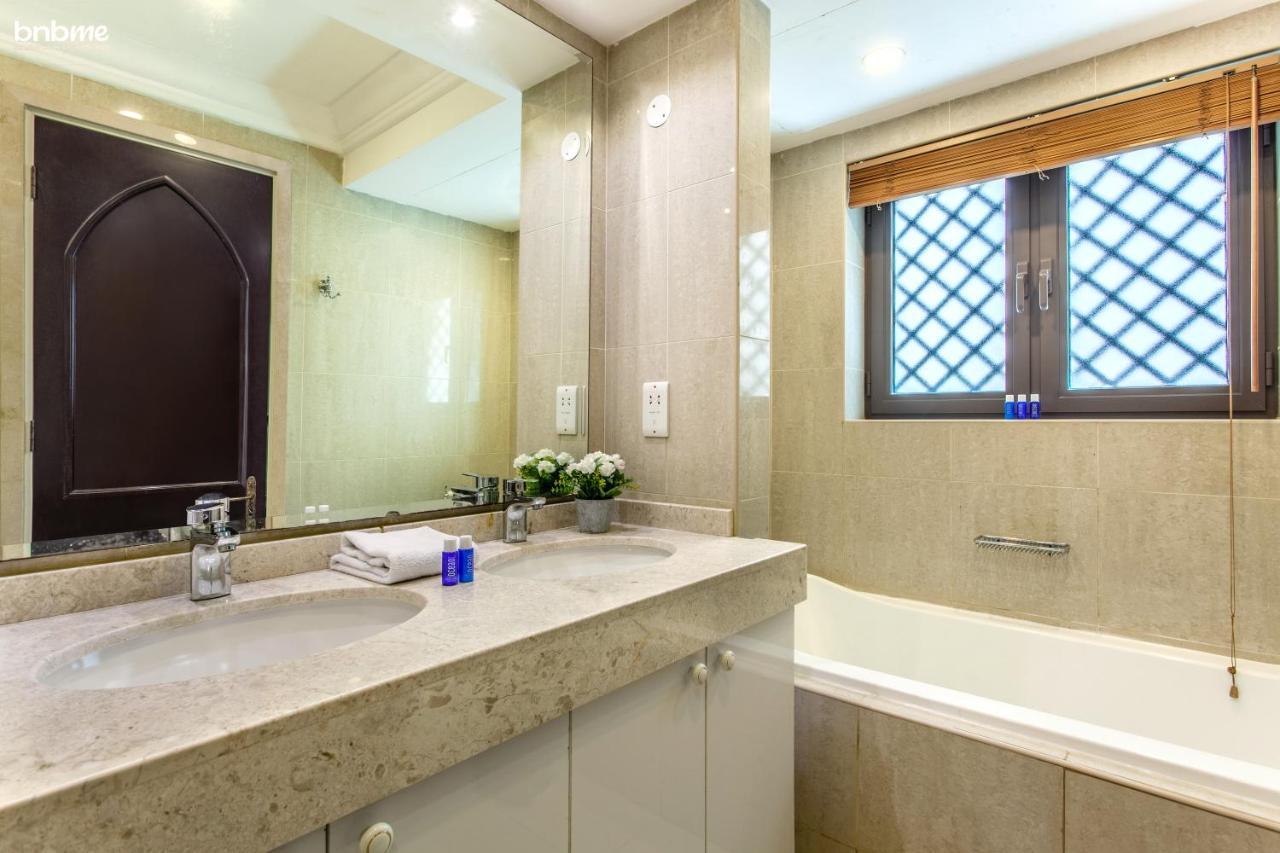 Bnbmehomes - Traditional Meets Modern In Downtown - 5041 Дубай Екстер'єр фото