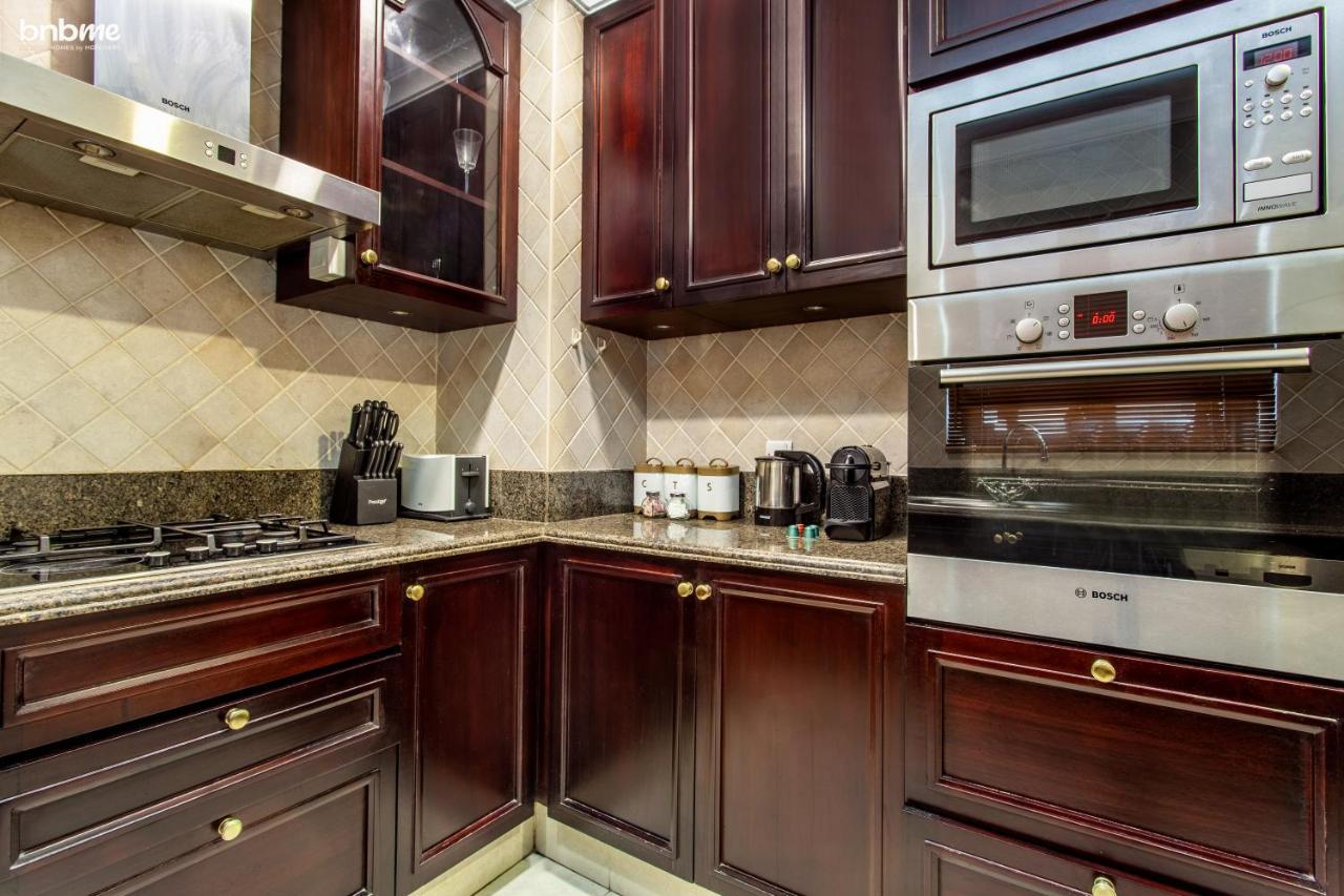 Bnbmehomes - Traditional Meets Modern In Downtown - 5041 Дубай Екстер'єр фото
